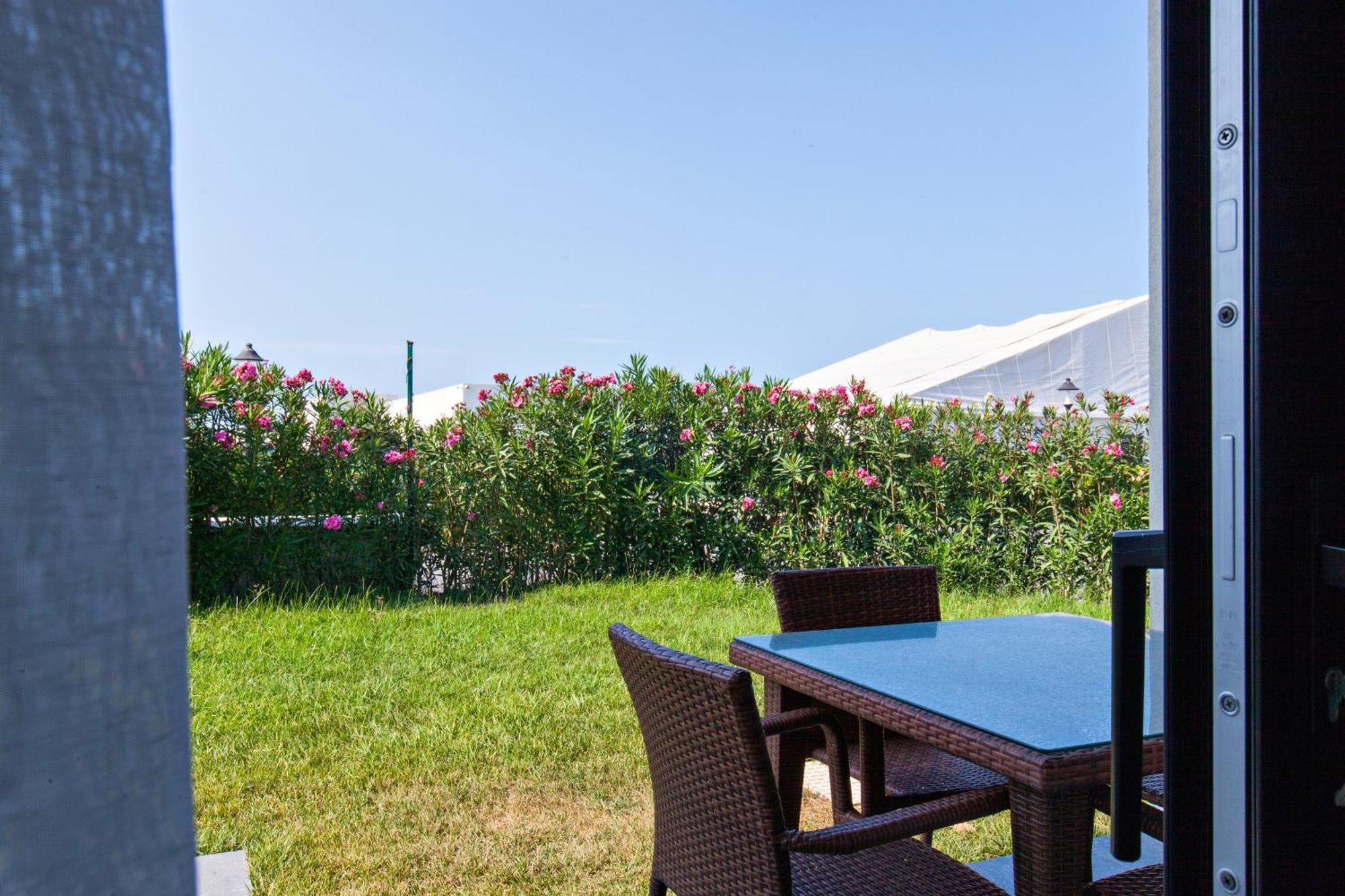 Sea Breeze Resort Nardaran Exteriér fotografie